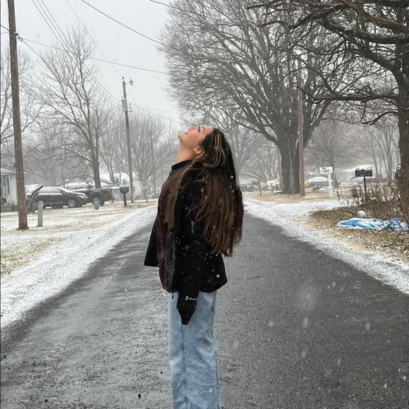 Meet your Posher, Eden - Picture 2 of 2